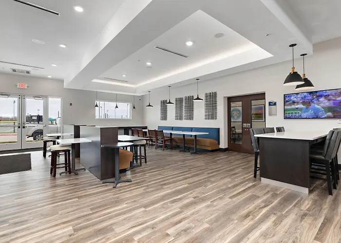 Holiday Inn Express Kansas City North - Parkville By Ihg